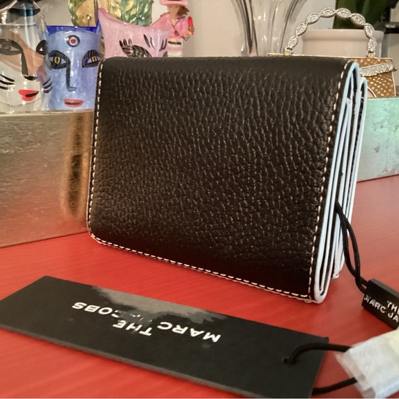 Marc Jacobs Trifold Wallet - Picture 3 of 9